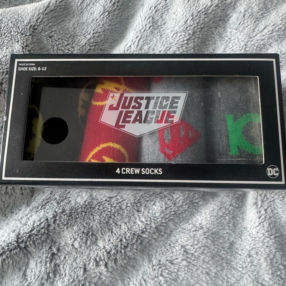 Justice League 4 pack Men’s Crew Socks Set